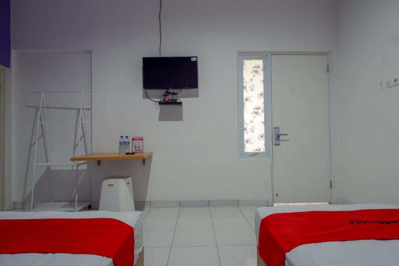 Hotel RedDoorz near Alun Alun Kaliwungu Kendal Brangsong Exterior foto