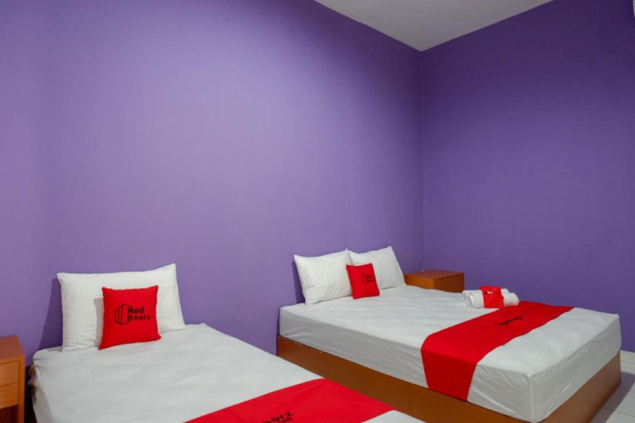 Hotel RedDoorz near Alun Alun Kaliwungu Kendal Brangsong Exterior foto
