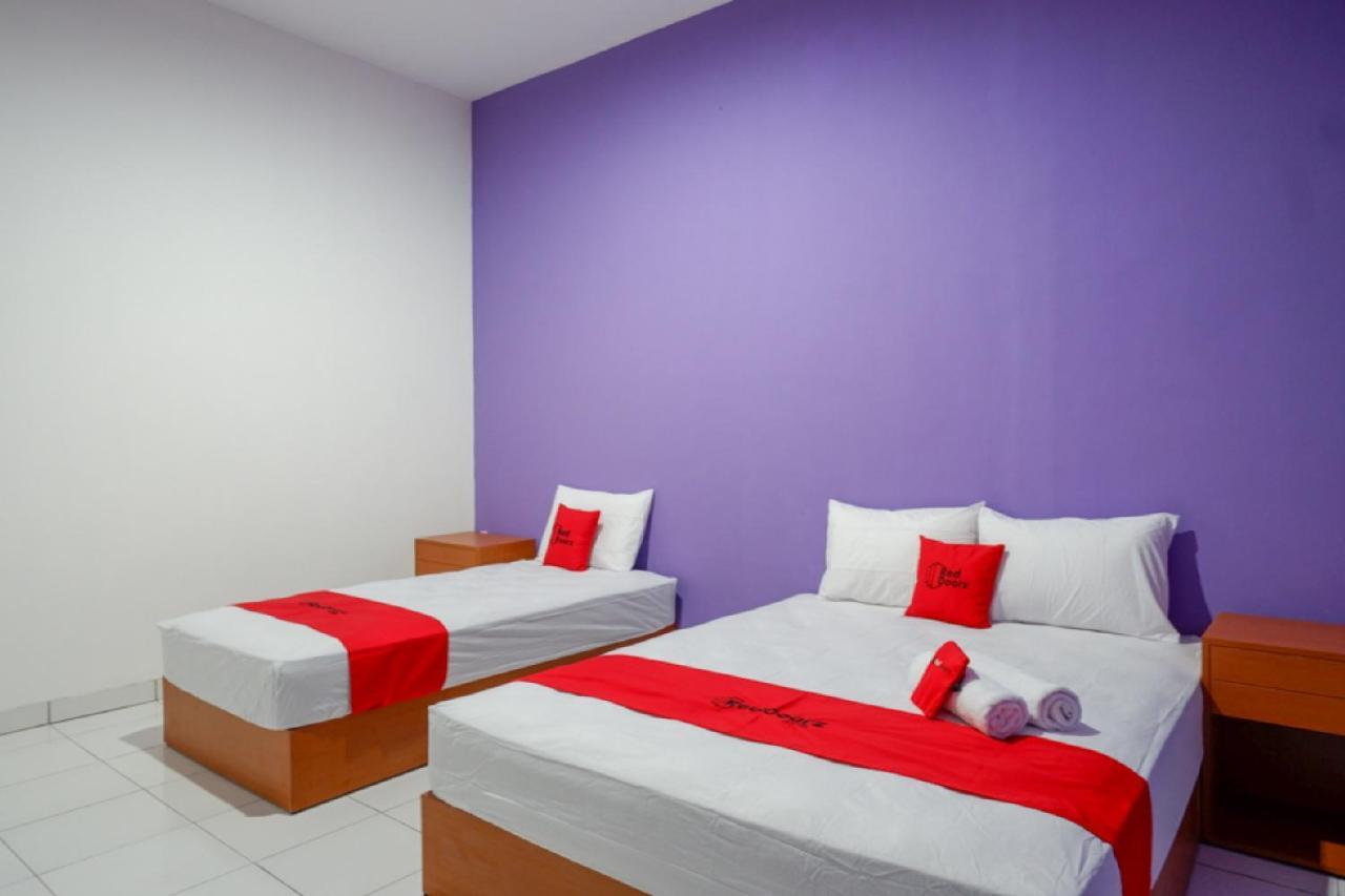 Hotel RedDoorz near Alun Alun Kaliwungu Kendal Brangsong Exterior foto