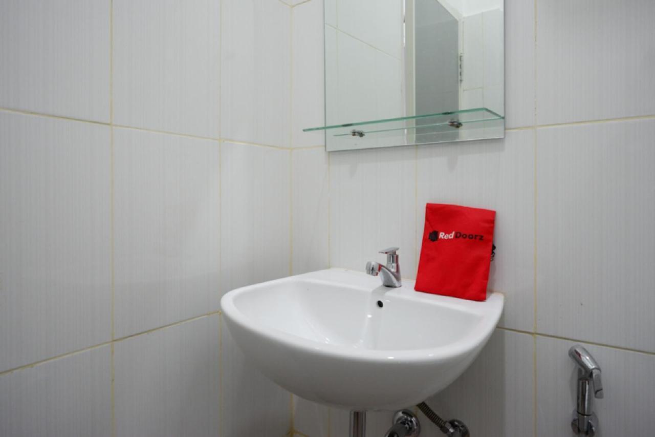 Hotel RedDoorz near Alun Alun Kaliwungu Kendal Brangsong Exterior foto